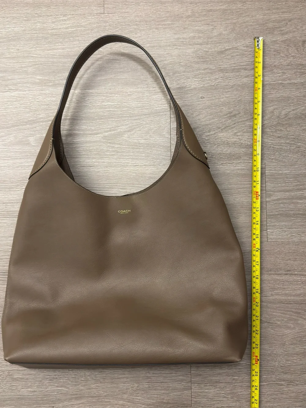 Coach excellent minimal
